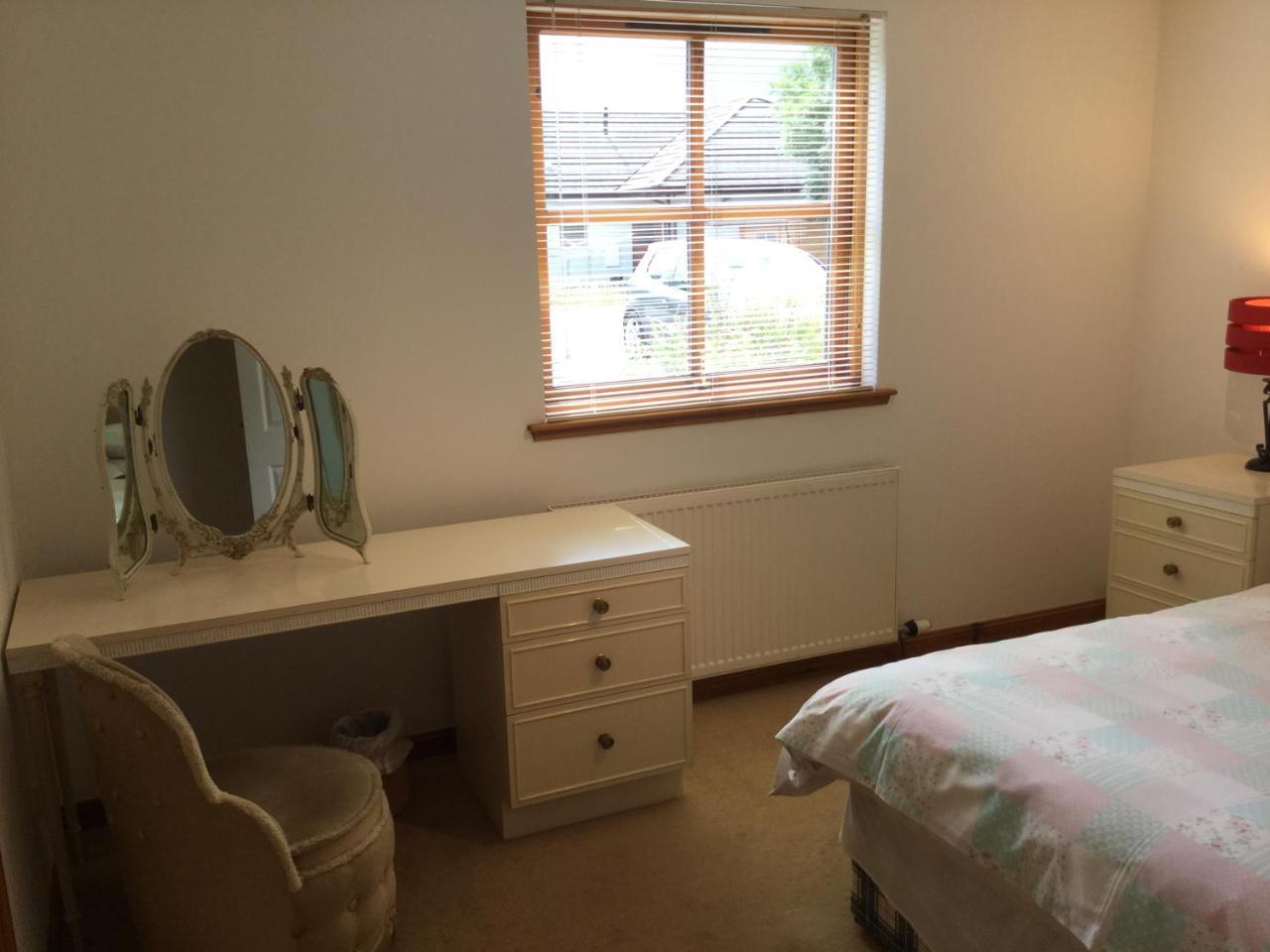 Two-Bedroom Apartment - Golf View Free Parking Inverness Exterior photo